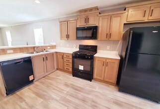 9270 Windjammer Dr in Fair Haven, MI - Building Photo - Building Photo