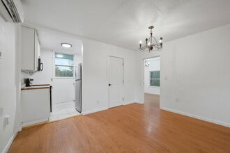 1226 Easter Ave, Unit B in Fort Pierce, FL - Building Photo - Building Photo