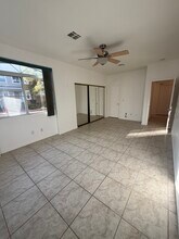 985 Prestwick St in Las Vegas, NV - Building Photo - Building Photo