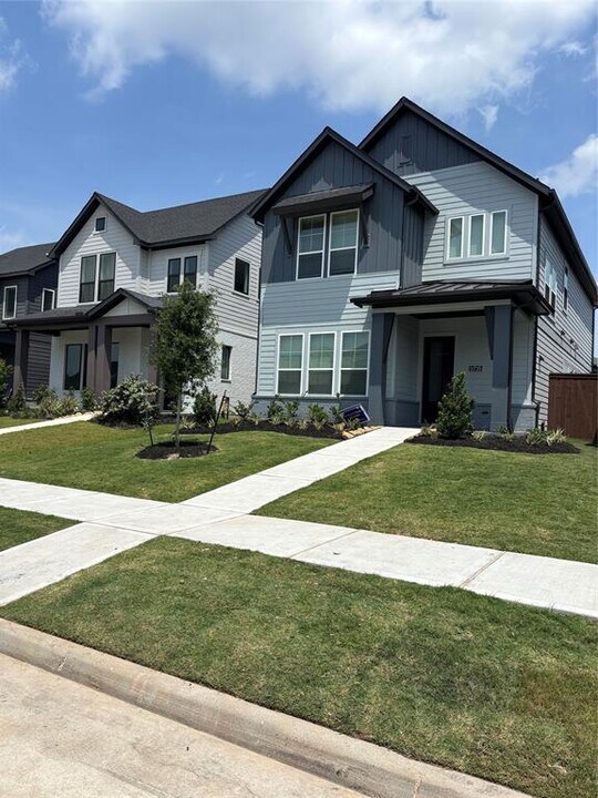 11735 Gramina Way in Humble, TX - Foto de edificio