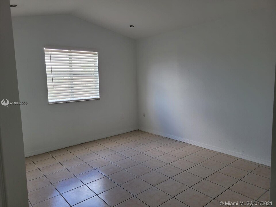 8882 W Flagler St-Unit -207 in Miami, FL - Building Photo