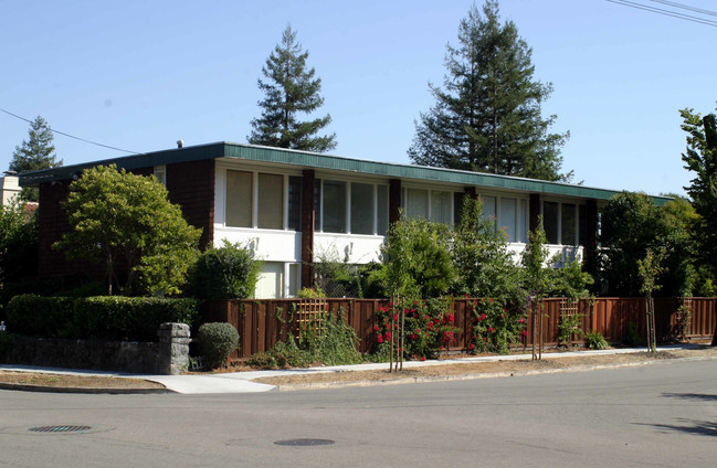 75 Ross Ave in San Anselmo, CA - Building Photo - Building Photo