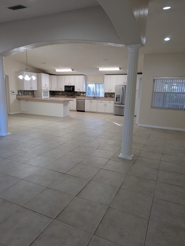 36 Spring Meadows Dr in Ormond Beach, FL - Building Photo - Building Photo