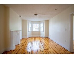 32 Parker St in Boston, MA - Building Photo - Building Photo