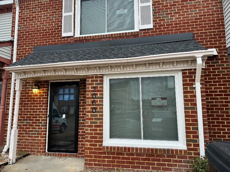 2060 Lyndora Rd in Virginia Beach, VA - Building Photo