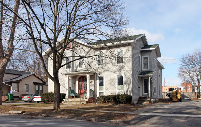 10-12 Myrtle St in Leroy, NY - Building Photo - Building Photo