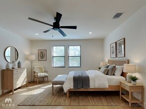 1119 Mahan Dr in Austin, TX - Foto de edificio - Building Photo