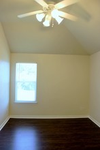 309 Duprie Dr in Brenham, TX - Building Photo - Building Photo