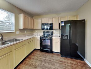 9709 Wickland Ct in Fishers, IN - Foto de edificio - Building Photo