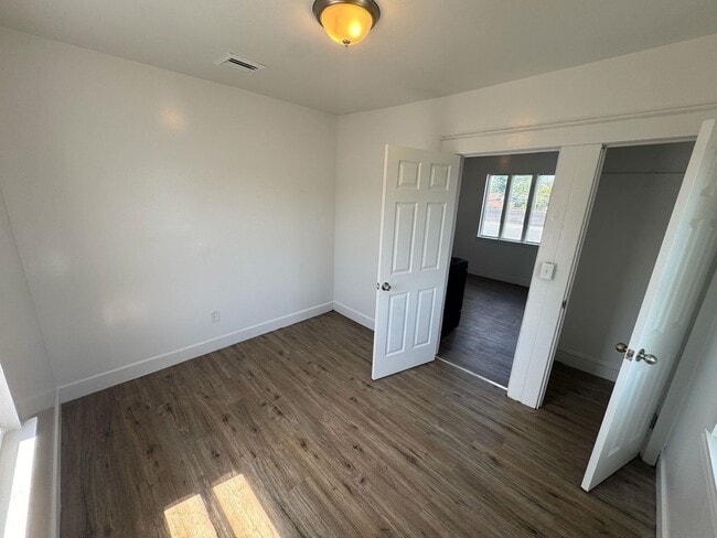 12 Maple Ave in Linden, NJ - Building Photo - Building Photo