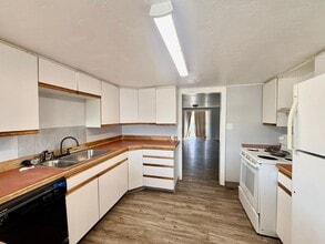 210 18th St in La Grande, OR - Building Photo - Building Photo