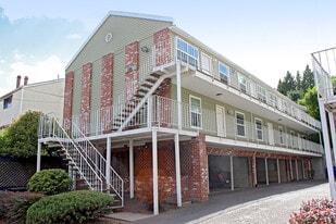 3805-3805 SE Cesar Estrada Chavez Blvd in Portland, OR - Building Photo