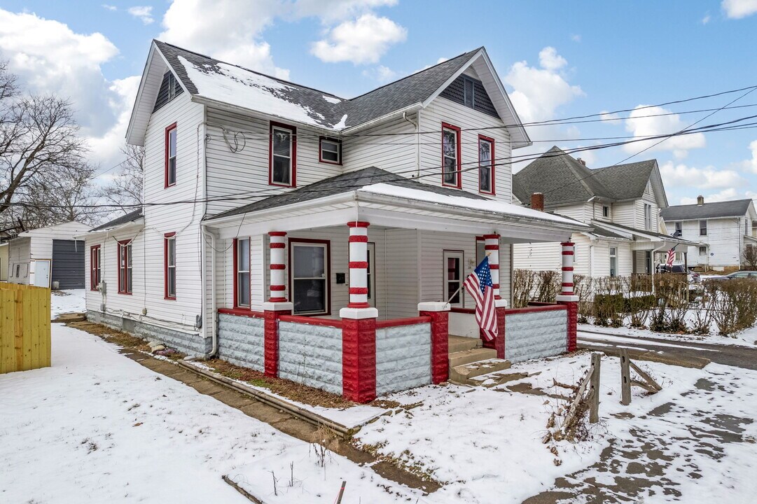 233 N 13th St in Newark, OH - Building Photo