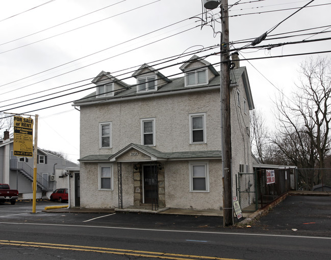 3959 Brownsville Rd in Feasterville-Trevose, PA - Foto de edificio - Building Photo