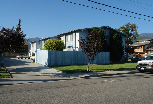 Beachwood Apartments in Carpinteria, CA - Building Photo - Building Photo