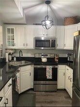 225 High St in Westerly, RI - Building Photo - Building Photo