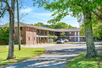 Patio Apartments in Pascagoula, MS - Building Photo - Building Photo