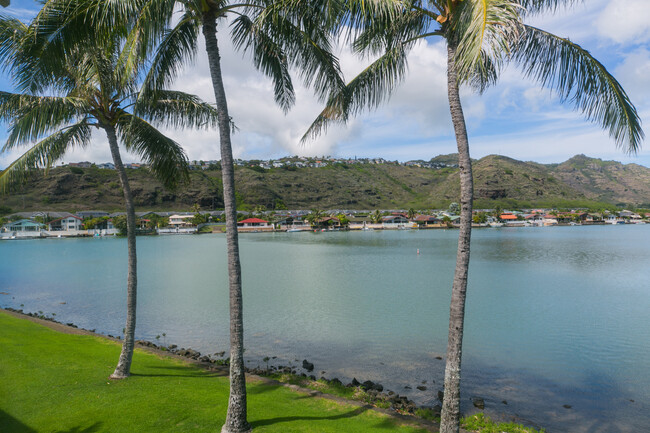 580 Lunalilo Home Rd in Honolulu, HI - Foto de edificio - Building Photo