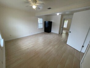 107 W Texas Ave in Killeen, TX - Building Photo - Building Photo