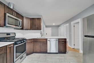 516 Washington St, Unit 1 in Boston, MA - Building Photo - Building Photo