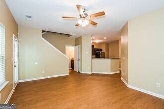 526 Hill Crest Cir in Hiram, GA - Building Photo - Building Photo