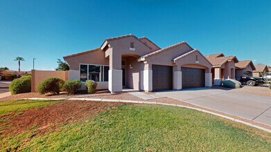3830 E Kroll Dr in Gilbert, AZ - Building Photo - Building Photo