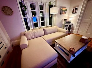 71 Mount Vernon St, Unit 2-74 in Boston, MA - Building Photo - Building Photo