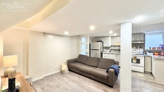 600 Bradley Dr in Whitby, ON - Building Photo