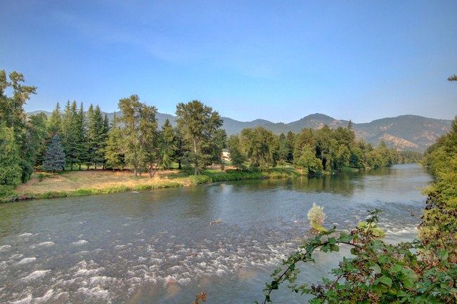 Rogue River Oasis in Grants Pass, OR - Building Photo - Other