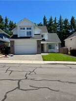 16096 Baccarat Way in Damascus, OR - Building Photo