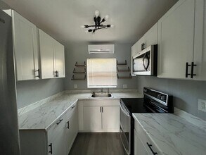 351 Ave N NE-Unit -1 in Winter Haven, FL - Foto de edificio - Building Photo