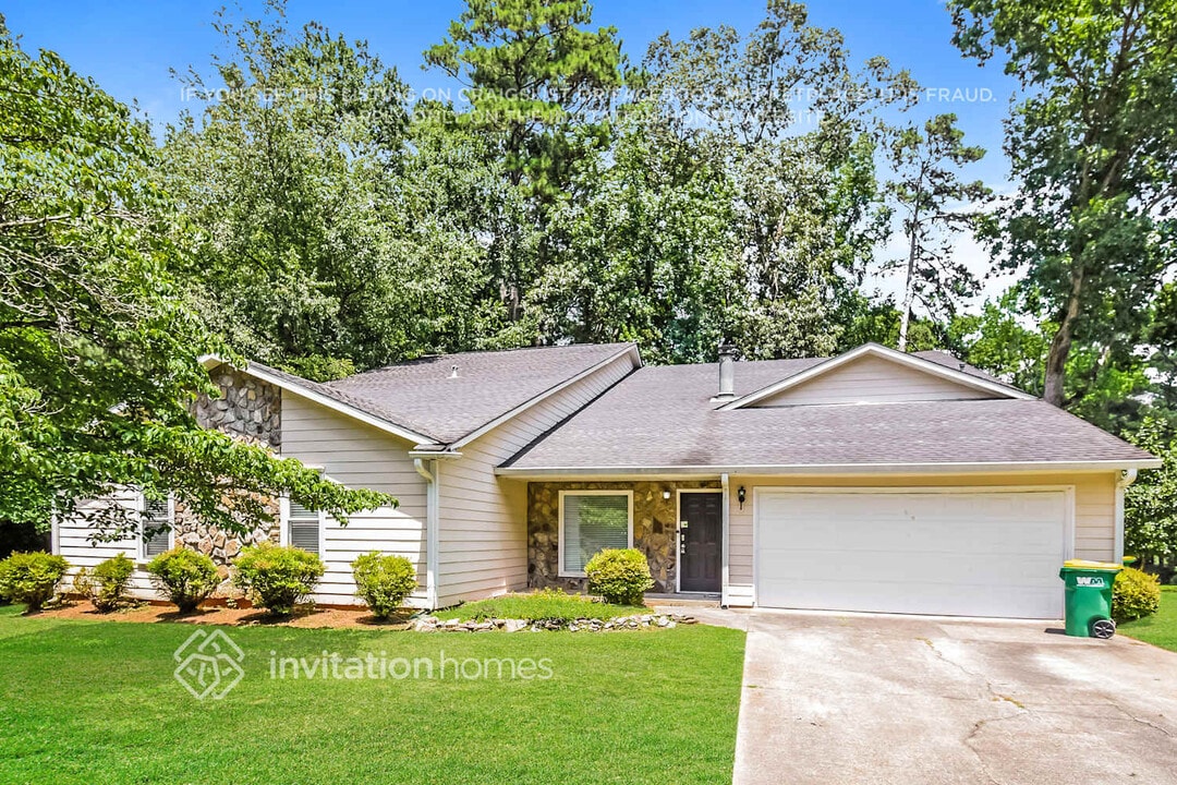 4386 Springfield Dr in Norcross, GA - Building Photo
