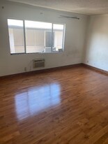 5853 Virginia Ave in Los Angeles, CA - Building Photo