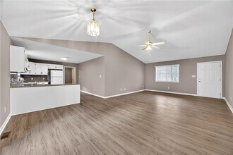 175 White Tail Hills Dr in Jackson, GA - Building Photo - Building Photo