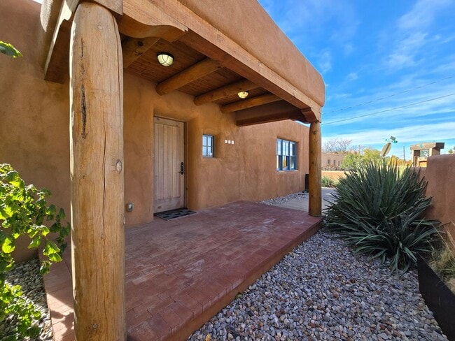 624 Alto St in Santa Fe, NM - Building Photo - Building Photo