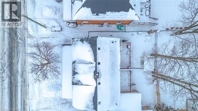 48 BEALE St in Woodstock, ON - Building Photo - Building Photo