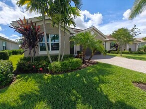 11681 SW Hawthorne Hill Rd in Port St. Lucie, FL - Building Photo - Building Photo