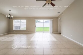 18126 Leafwood Cir in Lutz, FL - Building Photo - Building Photo