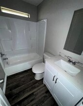 410 S College Dr in Keene, TX - Building Photo - Building Photo