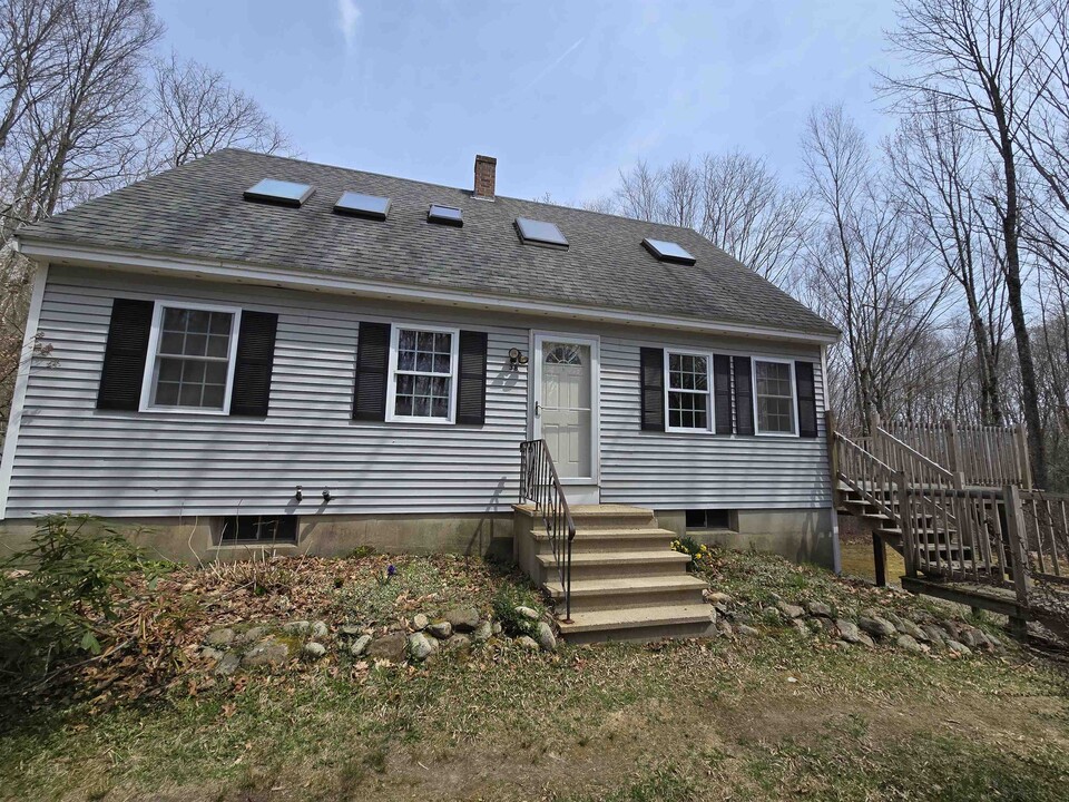 38 Johnson Ln in Eliot, ME - Building Photo