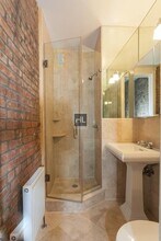 East 1st Street, Unit 4F in New York, NY - Building Photo - Building Photo