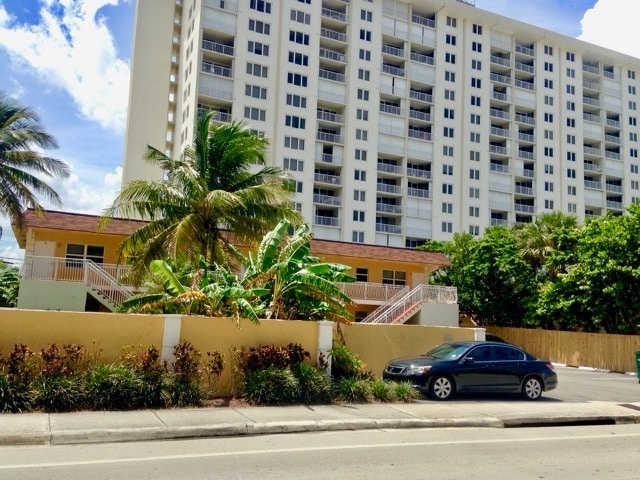 2121 N Ocean Blvd, Unit Eastside Gem in Fort Lauderdale, FL - Foto de edificio - Building Photo