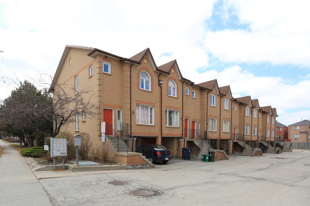 3500-3680 Brimley Rd in Toronto, ON - Building Photo