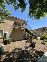 2226 W Lark Ave in Visalia, CA - Building Photo