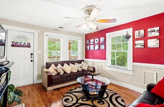 953 Garibaldi St SW in Atlanta, GA - Foto de edificio - Building Photo