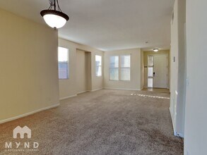 13514 W Cypress St in Goodyear, AZ - Foto de edificio - Building Photo