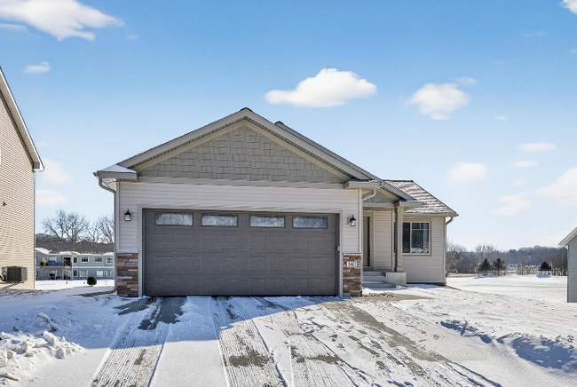 property at 2412 Hadley Hills Dr NE