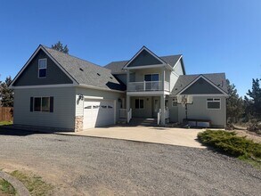 15047 SW Maverick Rd in Terrebonne, OR - Building Photo - Building Photo