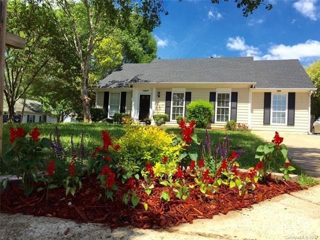 13801 Dannemara Dr in Pineville, NC - Building Photo - Building Photo