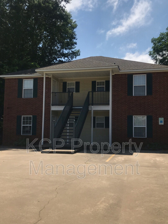 811 N 48th St in Fort Smith, AR - Building Photo